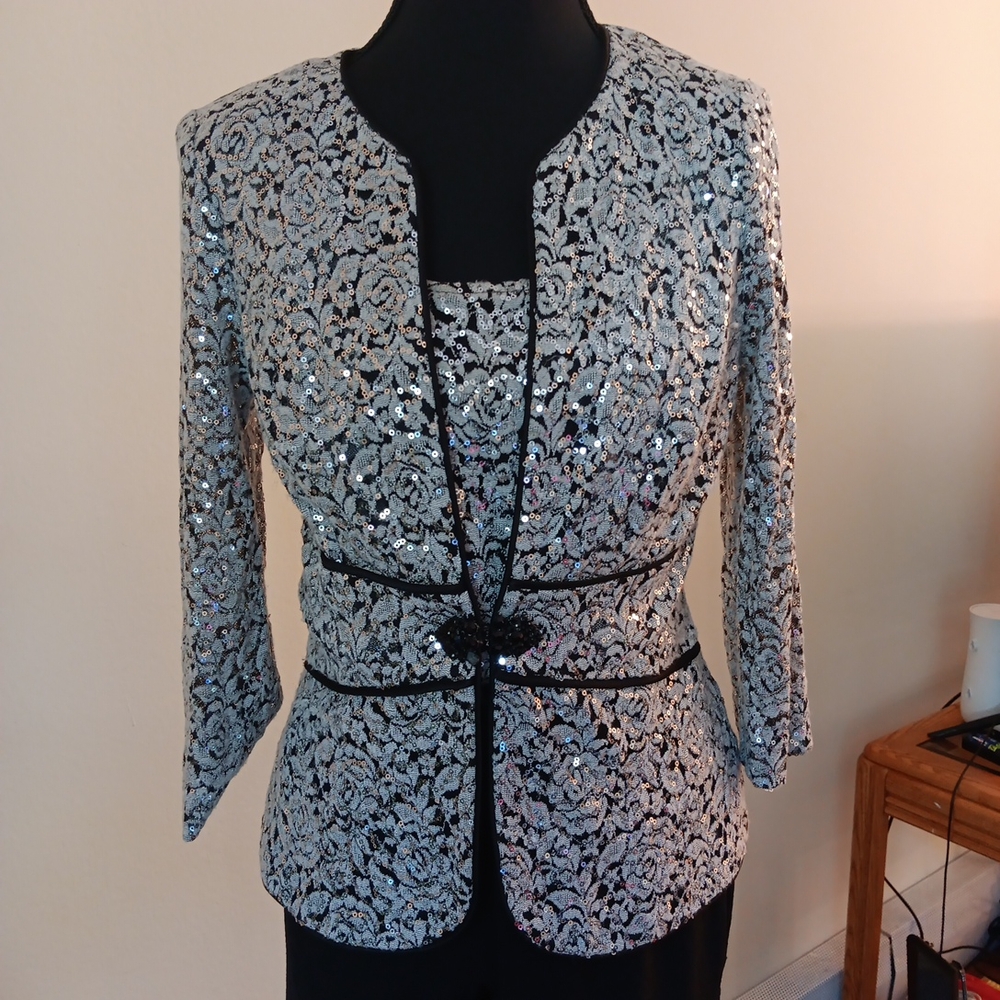 Cachet Women's 2pc Blouse And Jacket Set Floral Pattern, Black And White